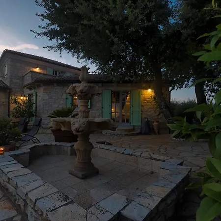 Karim Near Porec With Large Garden & 50 M2 Private Pool Villa