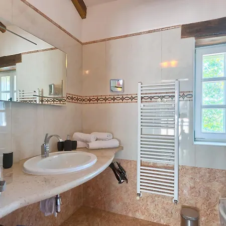 Villa Karim Near Porec With Large Garden & 50 M2 Private Pool *