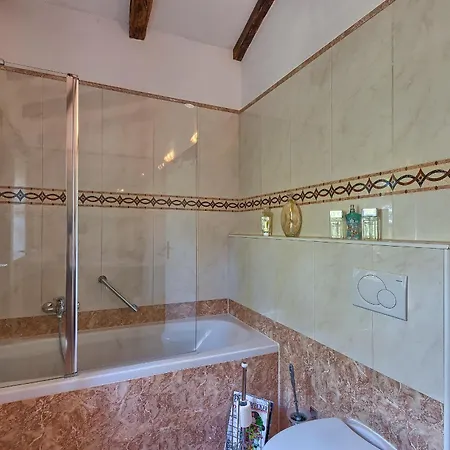 Karim Near Porec With Large Garden & 50 M2 Private Pool