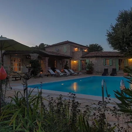 Karim Near Porec With Large Garden & 50 M2 Private Pool Villa Ladrovici