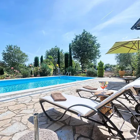 Karim Near Porec With Large Garden & 50 M2 Private Pool *