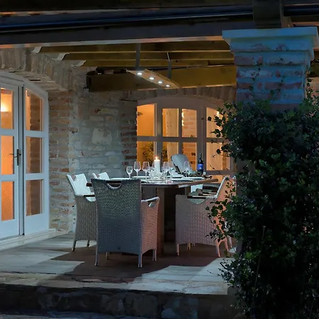 Karim Near Porec With Large Garden & 50 M2 Private Pool