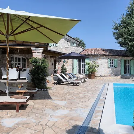 Karim Near Porec With Large Garden & 50 M2 Private Pool Villa Ladrovici