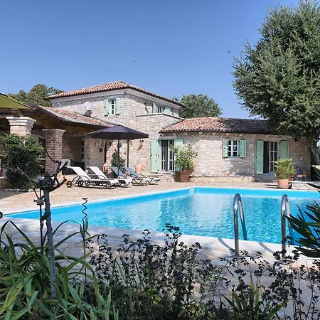 Karim Near Porec With Large Garden & 50 M2 Private Pool Villa