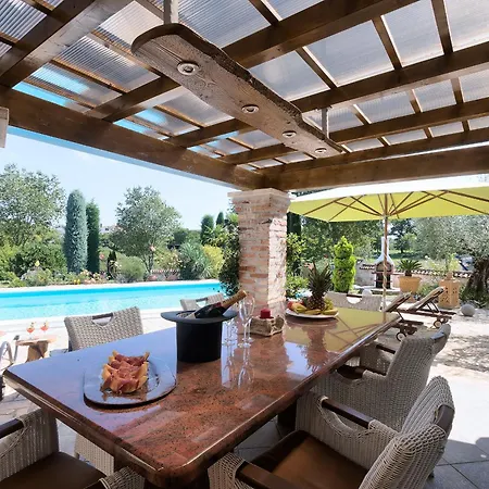Villa Karim Near Porec With Large Garden & 50 M2 Private Pool